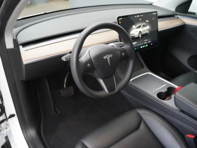 Tesla Model Y AWD Long Range