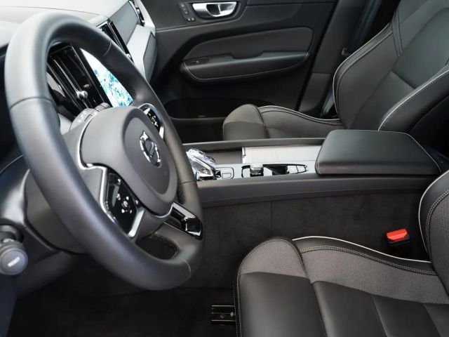 Volvo XC60 AWD Dark Plus