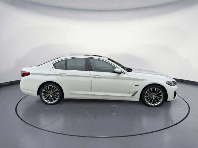 BMW 545 545e Sedan xDrive