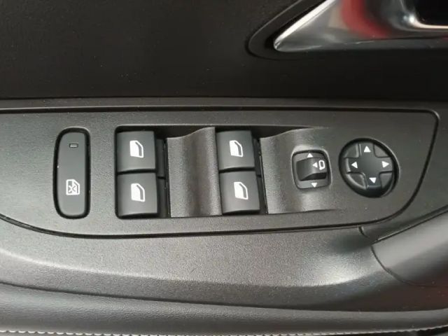 Peugeot E-2008 Allure Pack