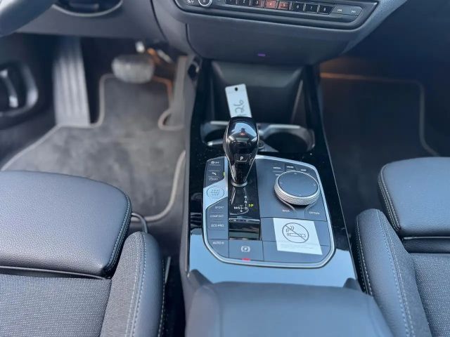 BMW 118 118i Sedan Sport Line