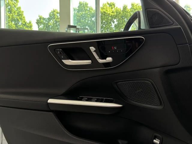 Mercedes-Benz C 200 Sedan