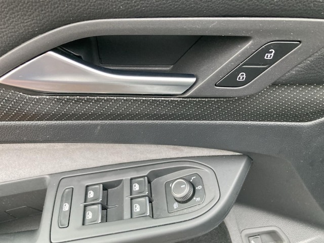 Volkswagen Golf 1.5 eTSI DSG R-Line Variant