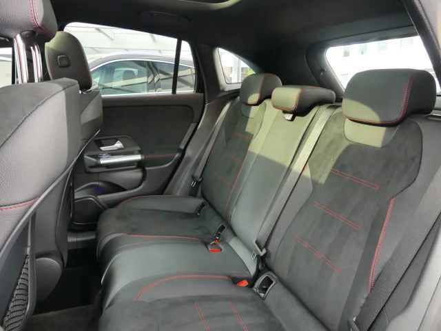 Mercedes-Benz GLA 200 AMG Line