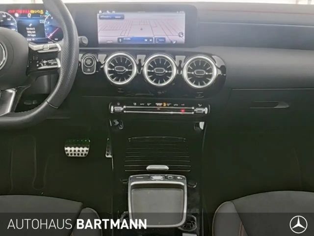 Mercedes-Benz CLA 200 AMG Line Coupé