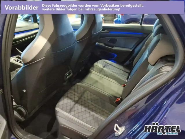 Volkswagen Golf 1.5 eTSI DSG R-Line