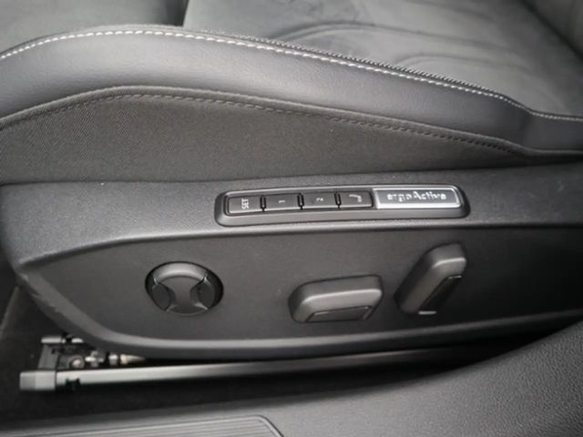 Volkswagen Golf 1.5 eTSI DSG Golf VIII