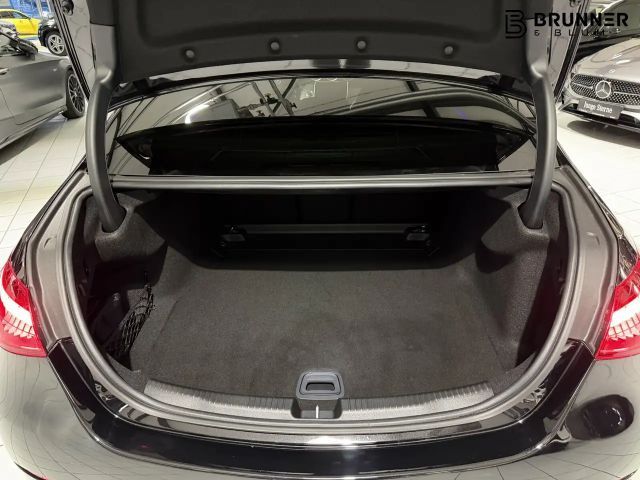 Mercedes-Benz C 220 AMG Line C 220 d Sedan