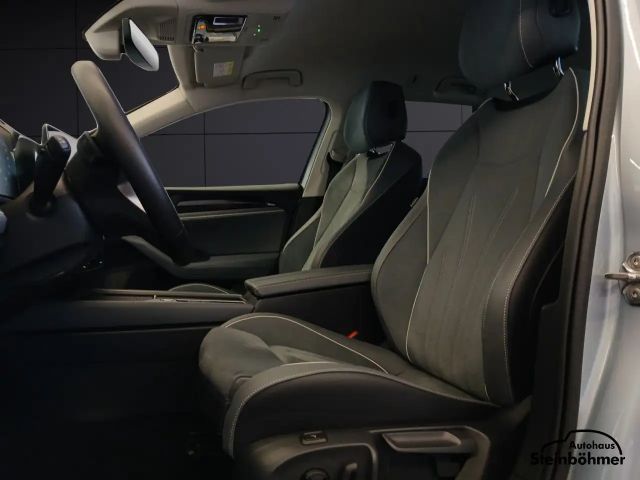 Volkswagen Passat 1.5 eTSI Business DSG