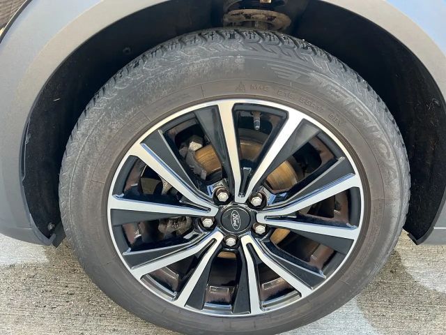 Ford Puma EcoBoost Titanium