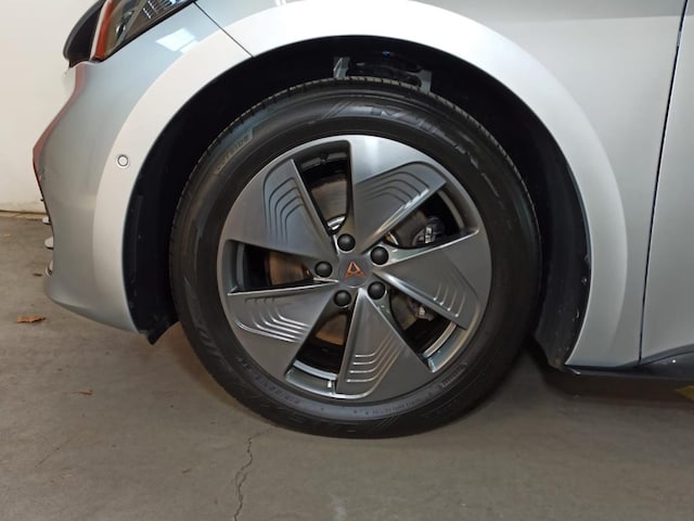 Cupra Born HeadUp Kamera ACC LED LM18