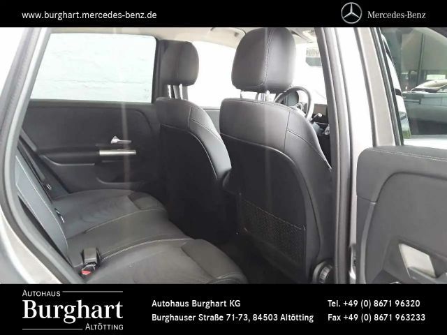 Mercedes-Benz B 200 Progressive Sedan