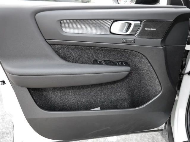 Volvo XC40 Dark Plus