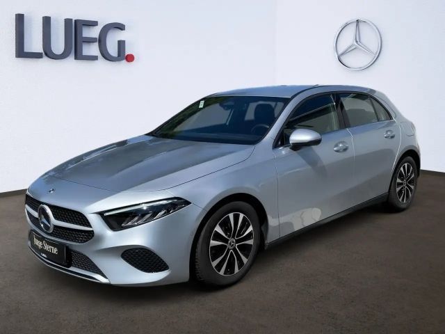 Mercedes-Benz A 180 A 180 d