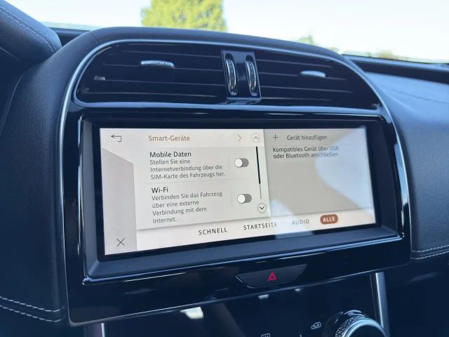 Jaguar XE AWD D200 R-Dynamic S