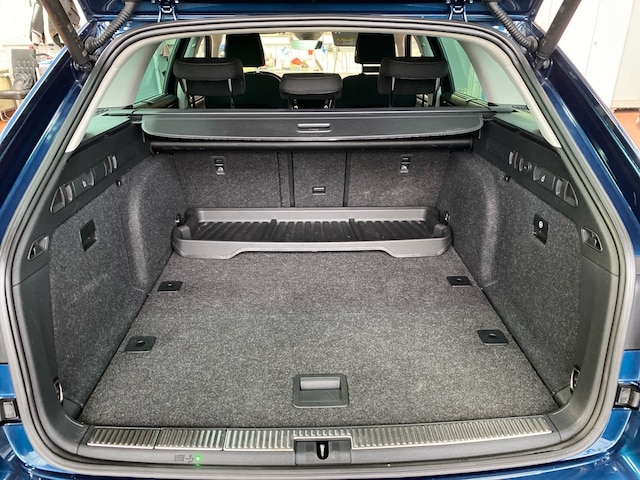 Skoda Superb 2.0 TDI Combi Style Style