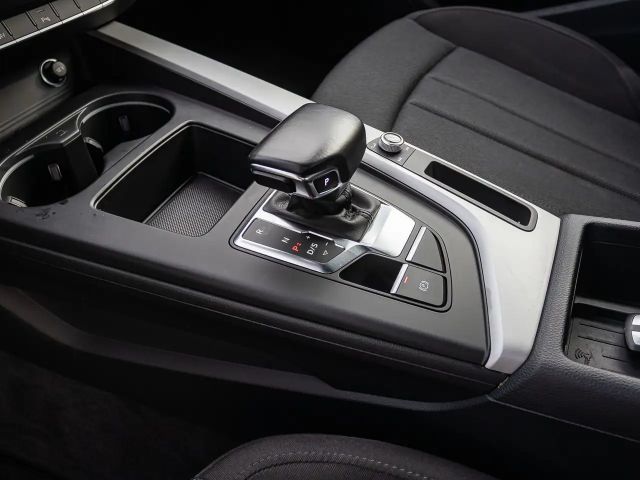 Audi A4 40 TDI Quattro S-Tronic Sedan