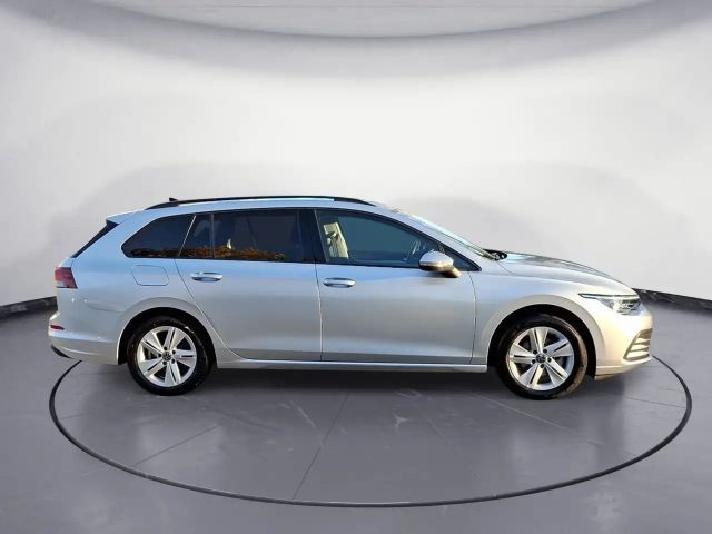 Volkswagen Golf 1.5 eTSI DSG Life Variant