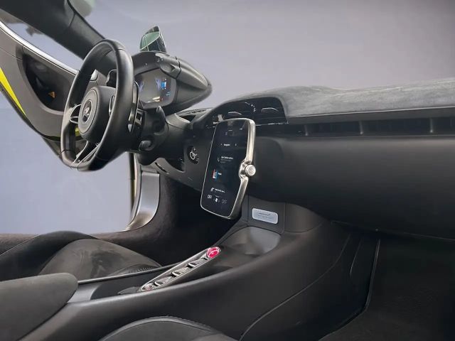 McLaren Artura Artura / Flux Green / B&W / Tracking System