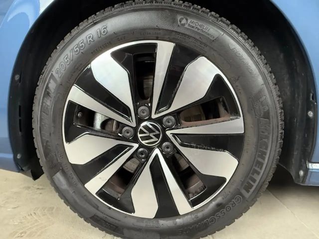 Volkswagen Golf 1.5 eTSI DSG Variant