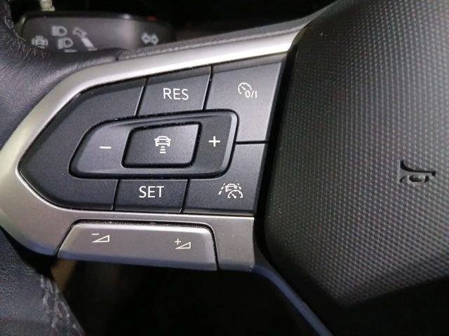 Volkswagen Golf 1.5 TSI Golf VIII Style