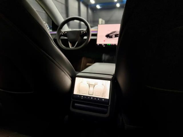 Tesla Model 3 RWD
