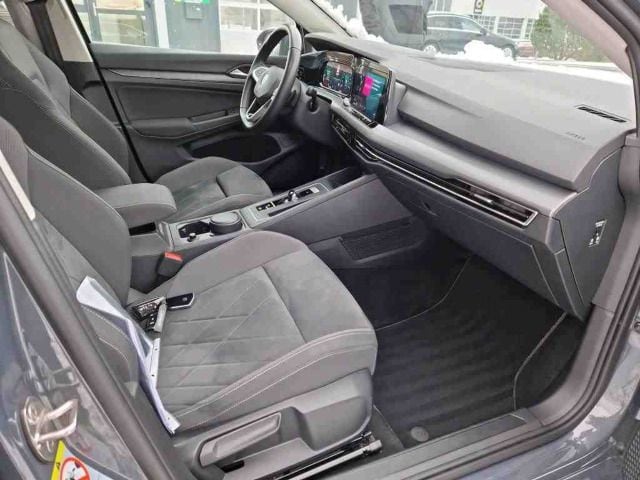 Volkswagen Golf 2.0 TSI DSG Golf VIII Style