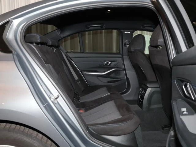 BMW 320 320d M-Sport Sedan