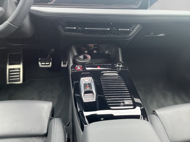 Audi A6 e-tron Avant Quattro