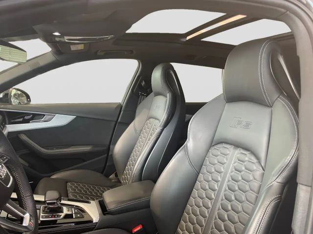Audi RS4 Quattro S-Tronic
