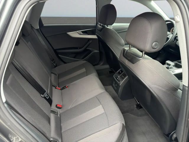 Audi A4 40 TFSI Avant S-Line
