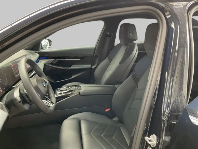 BMW 520 520i M-Sport Sedan