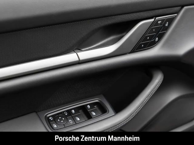 Porsche Taycan 4 Cross Turismo