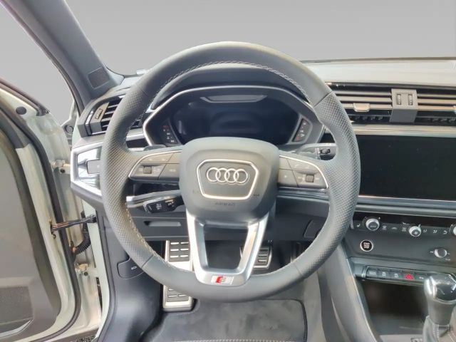Audi Q3 35 TFSI S-Line