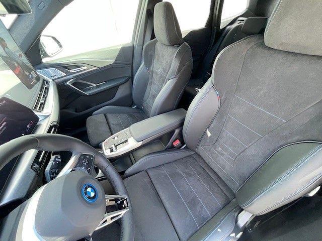 BMW iX1 xDrive30