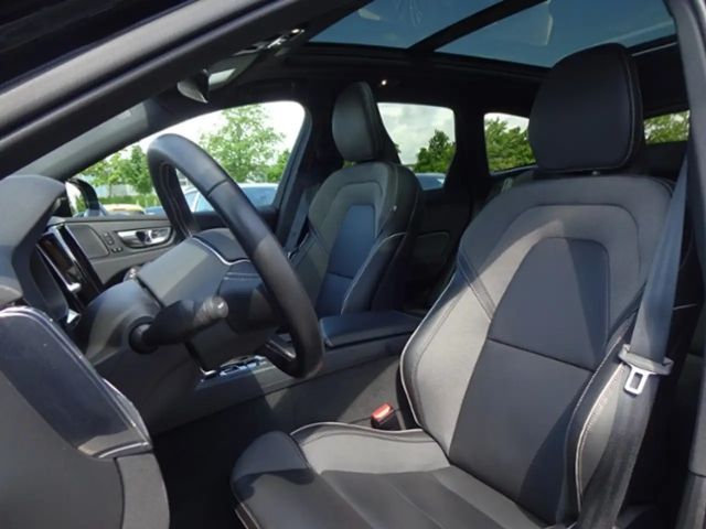 Volvo XC60 R-Design Recharge T8