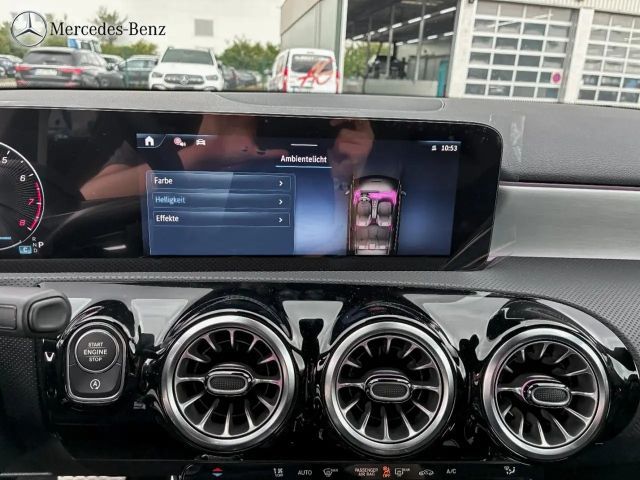 Mercedes-Benz A 180 AMG Line