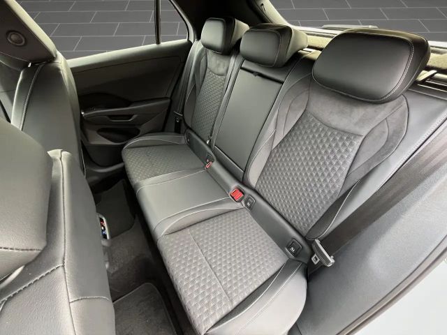 Volkswagen T-Roc 1.5 eTSI DSG R-Line