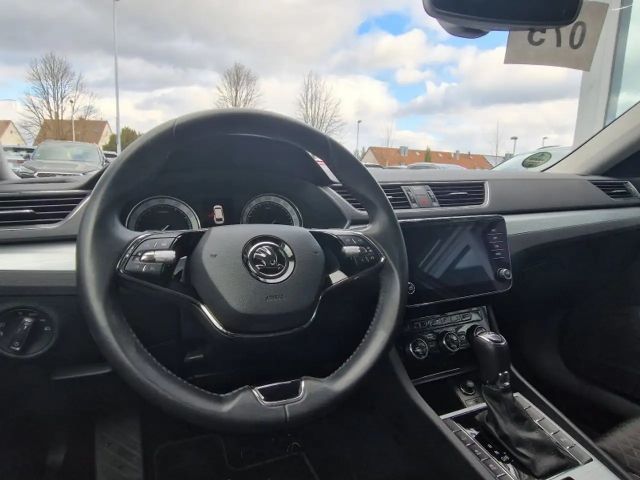 Skoda Superb 1.4 TSI Ambition Combi iV