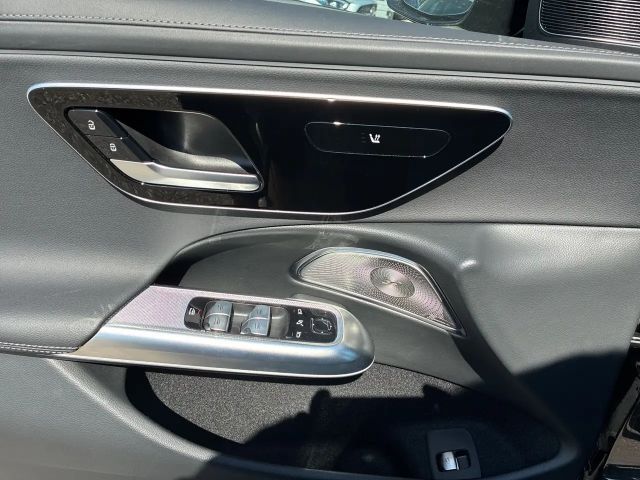 Mercedes-Benz E 220 E 220 d Sedan