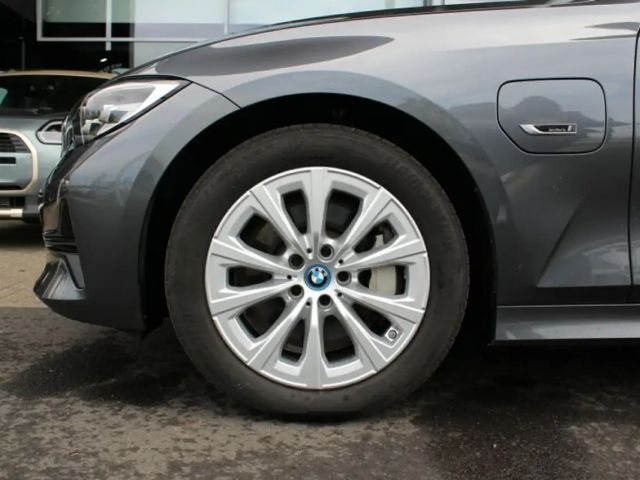 BMW 330 330e Advantage pakket Touring