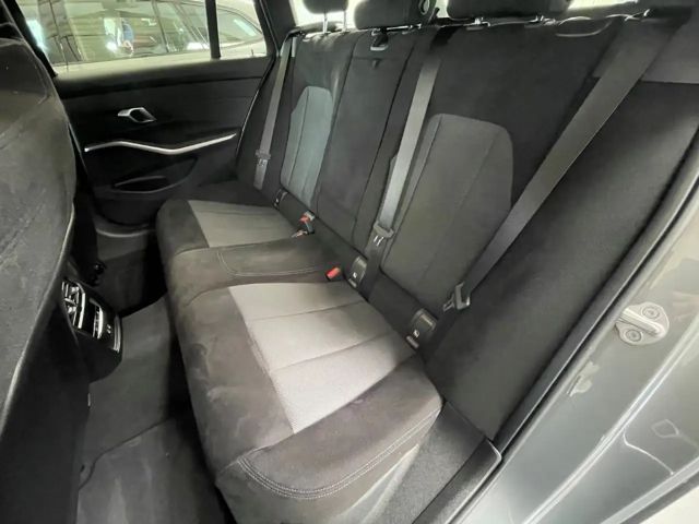 BMW 330 330i M-Sport xDrive