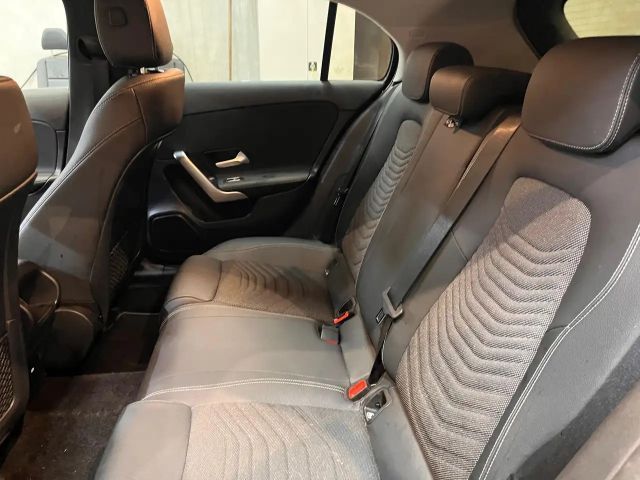 Mercedes-Benz A 200 Hatchback