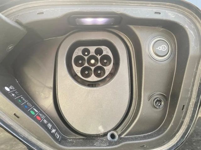 Porsche Taycan 71kWh