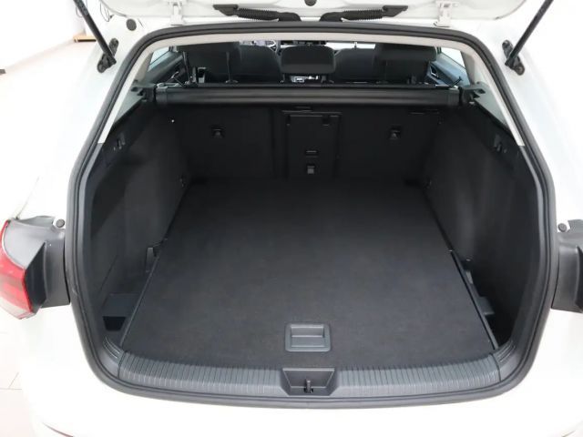 Volkswagen Golf DSG Life Variant