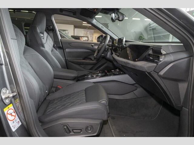 Audi A6 Avant Quattro S-Tronic