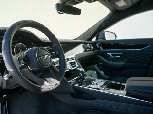 Bentley Flying Spur V8