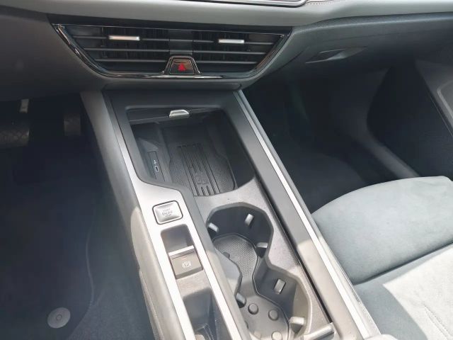 Volkswagen Passat 1.5 eTSI Business Variant