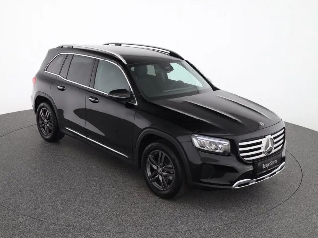 Mercedes-Benz GLB 180 Österreich-Edition AHK Winterpaket