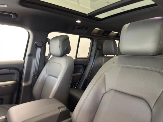 Land Rover Defender 110 D300 Dynamic HSE